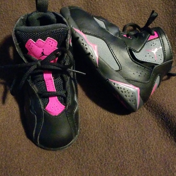 Shoes - Picture 2 of 4